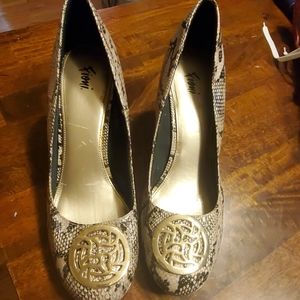 Snake skinned women's wedge shoes 12 Fioni black